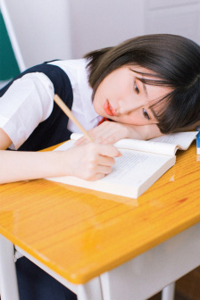 清冷反派每个世界都被主角哭唧唧